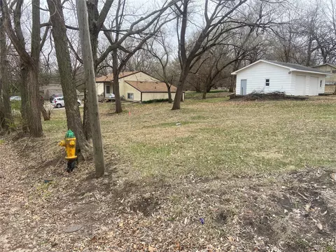 4845 NW 50th St, Des Moines, IA 50310