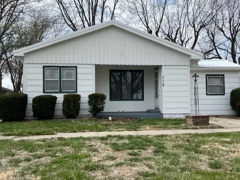 716 N Main St, Stuart, IA 50250