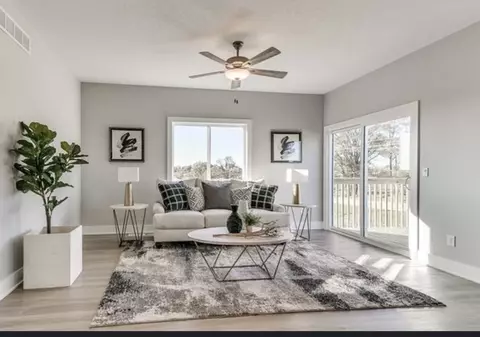 2724 Yordi Dr, Norwalk, IA 50211