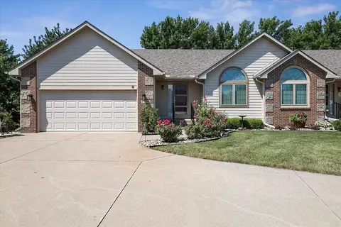 1538 Cardiff Ct, Altoona, IA 50009