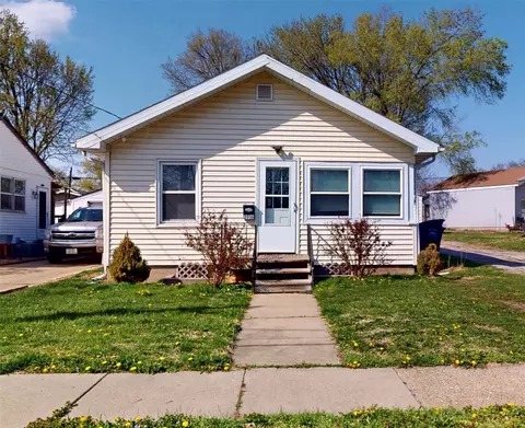 2916 Dubuque Ave, Des Moines, IA 50317