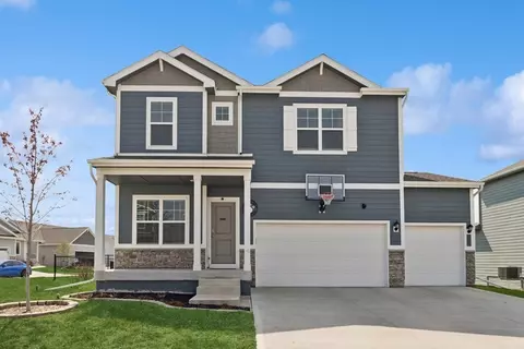 1116 NE Cypress Cir, Grimes, IA 50111