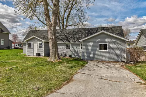 304 SEwing St, Grimes, IA 50111