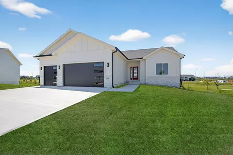 850 NW Frescott Cir, Waukee, IA 50263