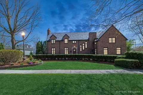410 W Montgomery St, Knoxville, IA 50138