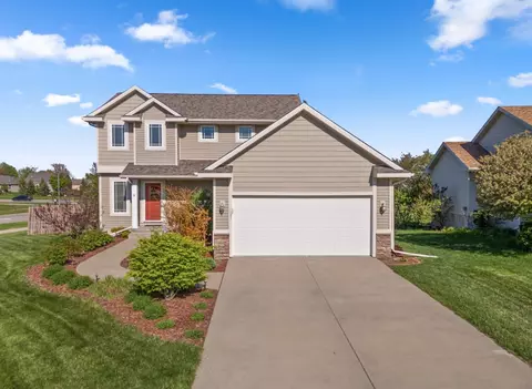 1487 93rd St, West Des Moines, IA 50266