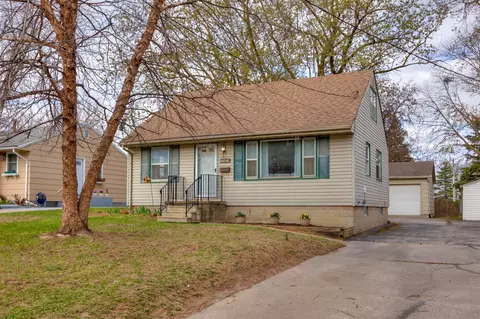 4018 57th St, Des Moines, IA 50310