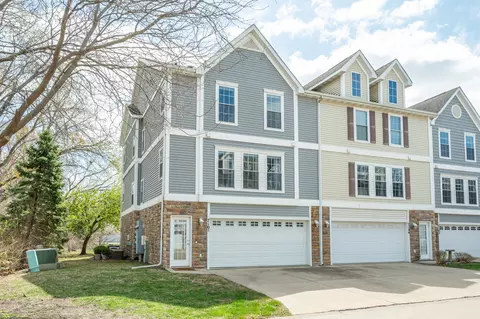 8302 Westown Pkwy #7105, West Des Moines, IA 50266
