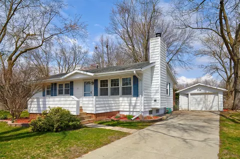 215 Waukee Ave, Waukee, IA 50263