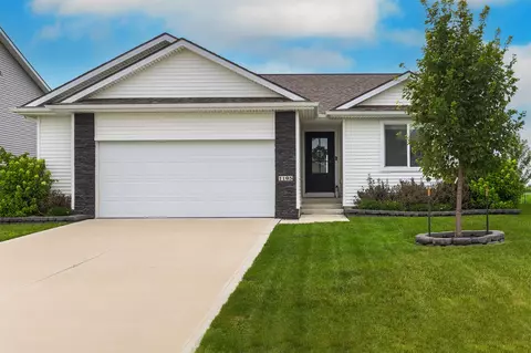 1195 Locust St, Waukee, IA 50263