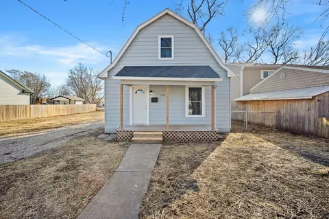 1323 De Wolf St, Des Moines, IA 50316