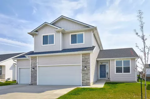 715 NE Deerfield Dr, Ankeny, IA 50021