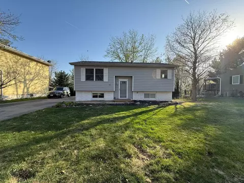 921 Norwood Dr, Norwalk, IA 50211