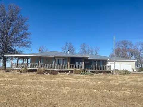 2822 S 44th Ave E, Newton, IA 50208