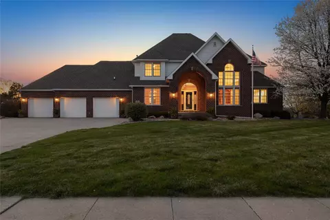 640 SE Woodcrest Dr, Waukee, IA 50263