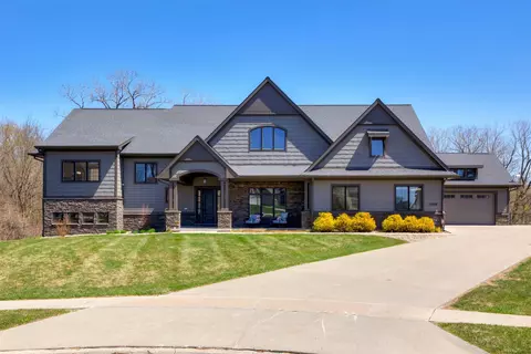10508 NW 74th Pl, Johnston, IA 50131