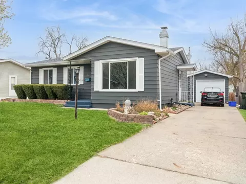 2214 Warford St, Perry, IA 50220