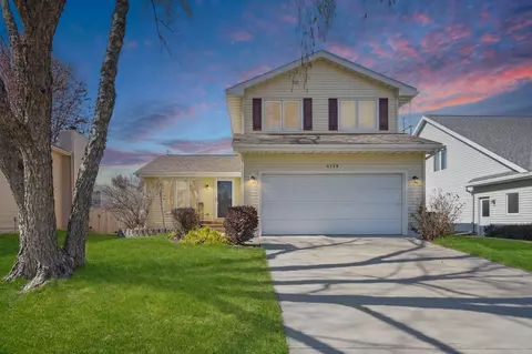 4729 Ashley Park Dr, West Des Moines, IA 50265