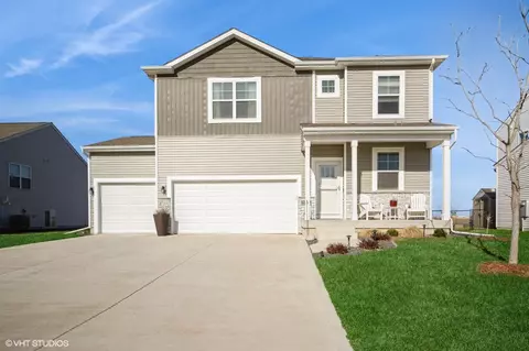 6812 NW 106th St, Johnston, IA 50131