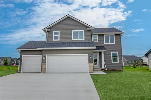 6521 NE Caroline Ave, Pleasant Hill, IA 50327