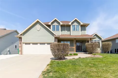 2680 Lexington Dr, Norwalk, IA 50211
