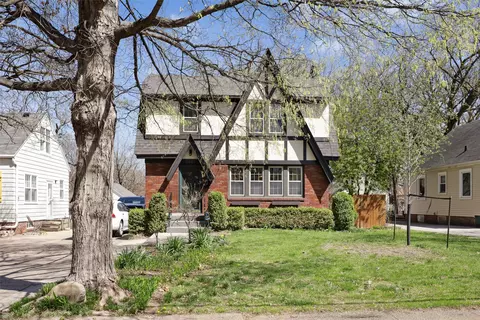 2321 34th St, Des Moines, IA 50310