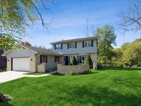 305 N 13th St, Indianola, IA 50125