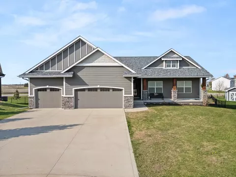 3520 Sunstone Ct SE, Altoona, IA 50009
