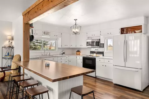 828 Curtis St, Boone, IA 50036