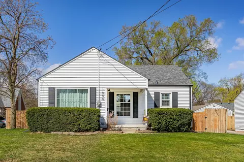 1600 44th St, Des Moines, IA 50310