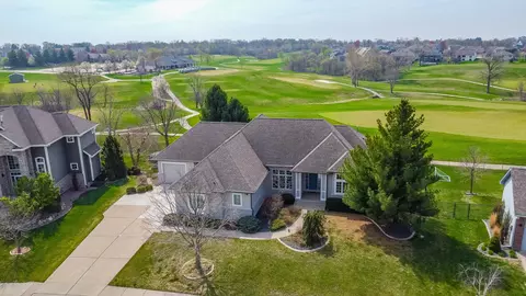 302 Turnberry Dr, Norwalk, IA 50211