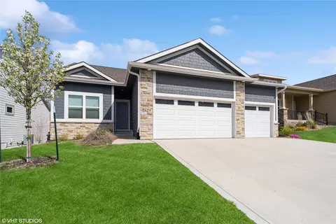 9131 Greenway Dr, West Des Moines, IA 50266