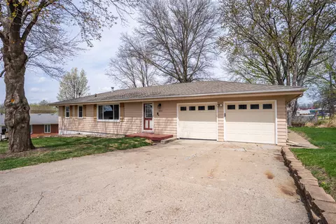 625 Mafred Dr, Norwalk, IA 50211