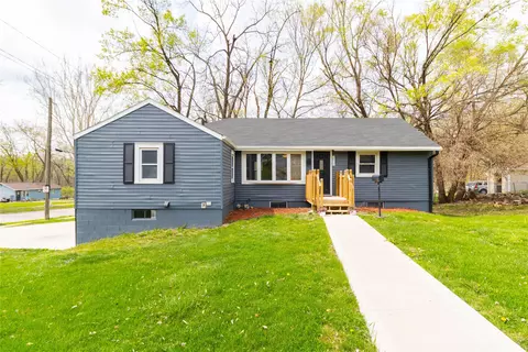3910 SE 8th St, Des Moines, IA 50315