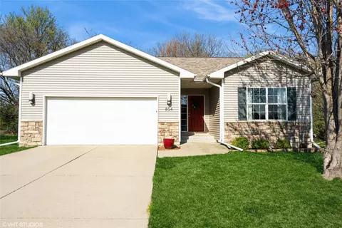 804 Patchett Dr, Mitchellville, IA 50169