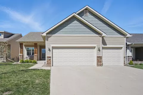 13015 Greenbelt Dr, Urbandale, IA 50323