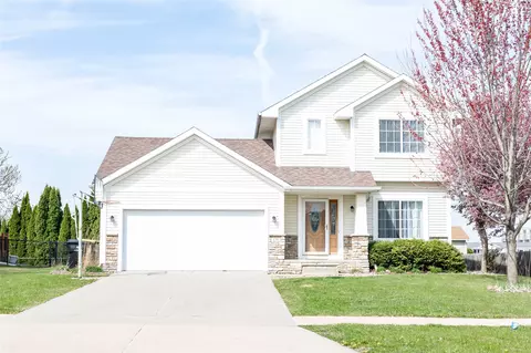120 SE Westgate Dr, Waukee, IA 50263