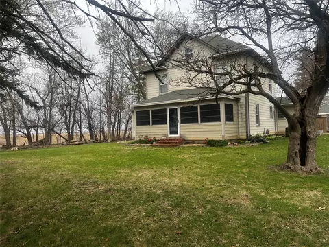 3205 W 1st St, Grimes, IA 50111