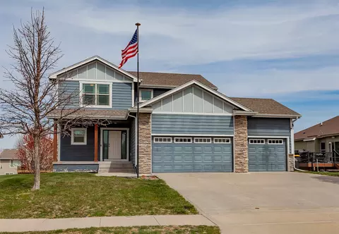 715 SE Madrone Ln, Waukee, IA 50263