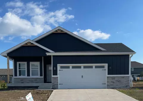 2423 N 8th Ave E, Newton, IA 50208