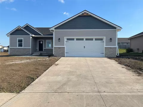 2505 N 8th Ave E, Newton, IA 50208