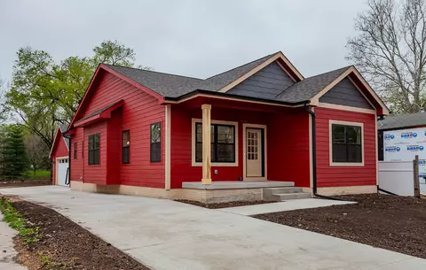 445 E Dunham Ave, Des Moines, IA 50315