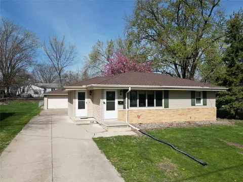 3912 55th St, Des Moines, IA 50310