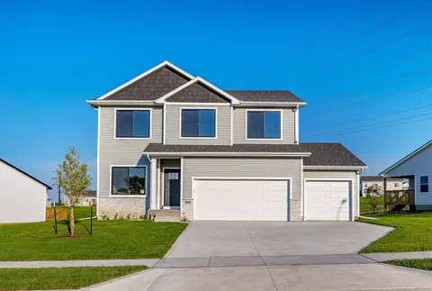 5551 167th St, Urbandale, IA 50323