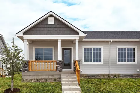 944 Sawgrass Dr, Norwalk, IA 50211