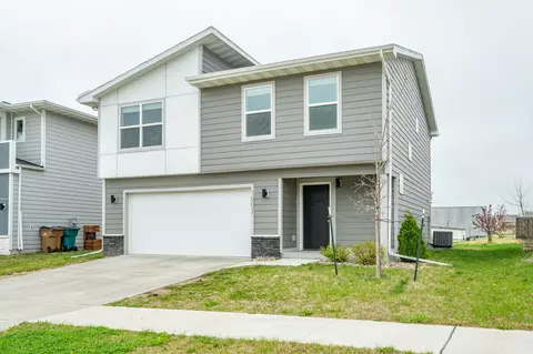 1007 NE 16th St, Grimes, IA 50111