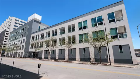 111 10th St #510, Des Moines, IA 50309