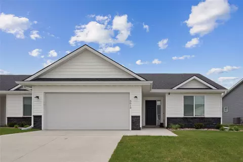 5615 NE Creek Ridge Dr, Ankeny, IA 50021