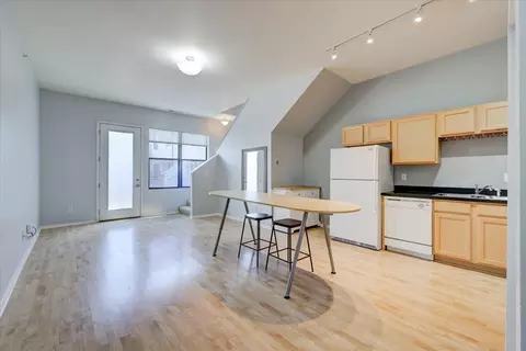 400 E Locust St #211, Des Moines, IA 50309