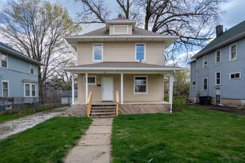 1915 8th St, Des Moines, IA 50314